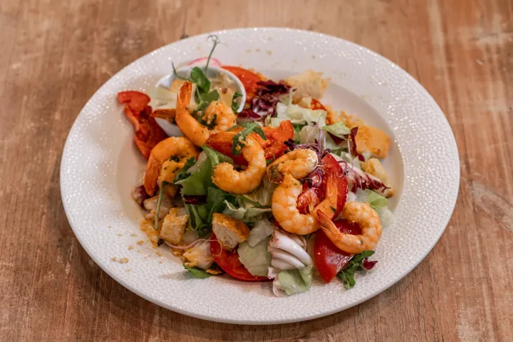 Insalata Caesar di gamberi